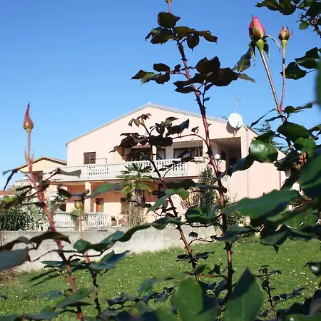 Apartment Esperienza Mare E Pini 8